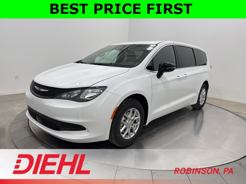 2026 Chrysler Voyager LX photo 3