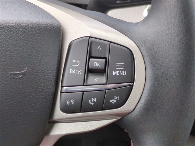 2025 Ford Explorer photo 24