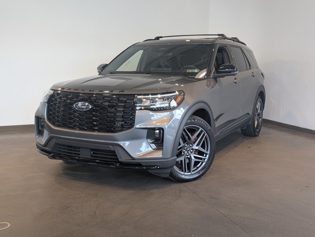 2025 Ford Explorer ST's photo