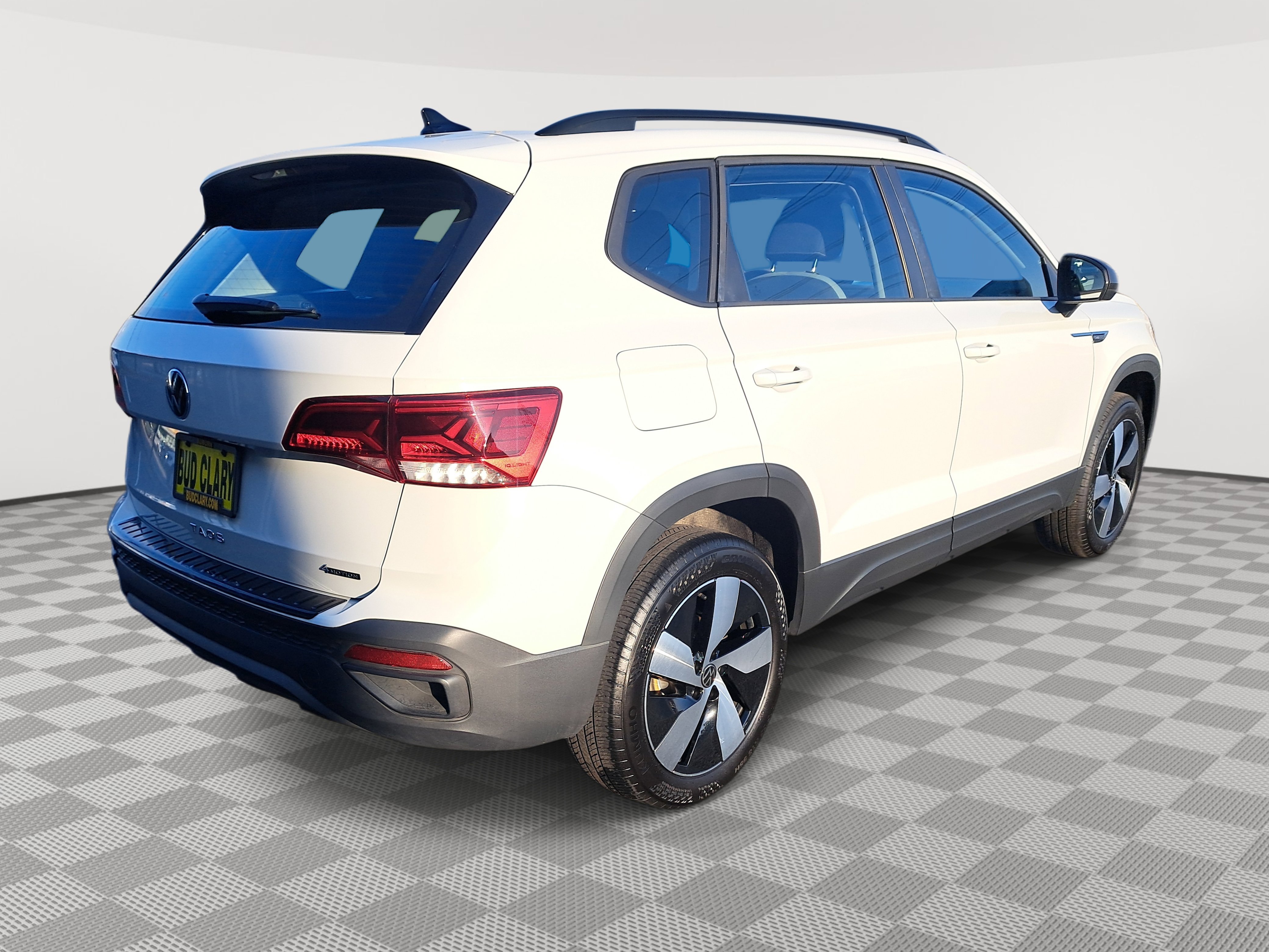 2024 Volkswagen Taos S photo 3