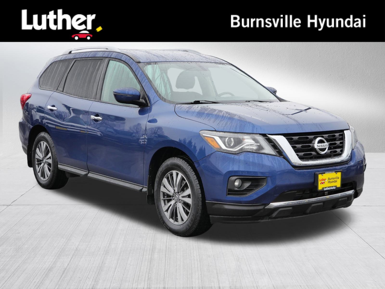 2019 Nissan Pathfinder SV's photo