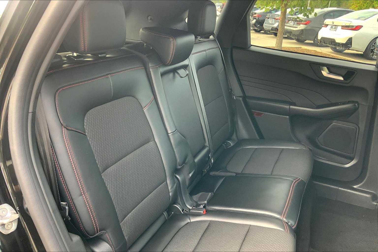 2024 Ford Escape ST-Line photo 18