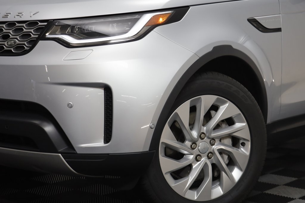 2022 Land Rover Discovery S photo 3