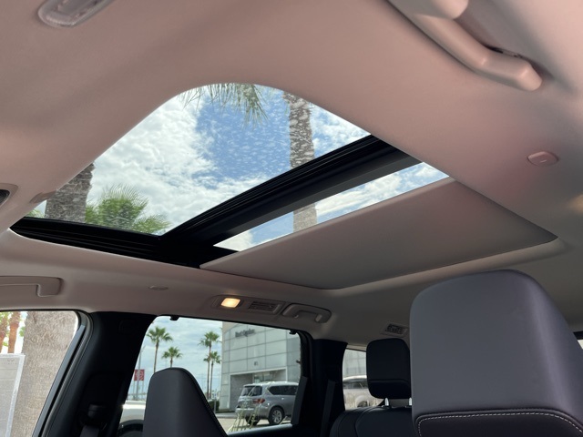 2026 Infiniti QX60 Luxe photo 12