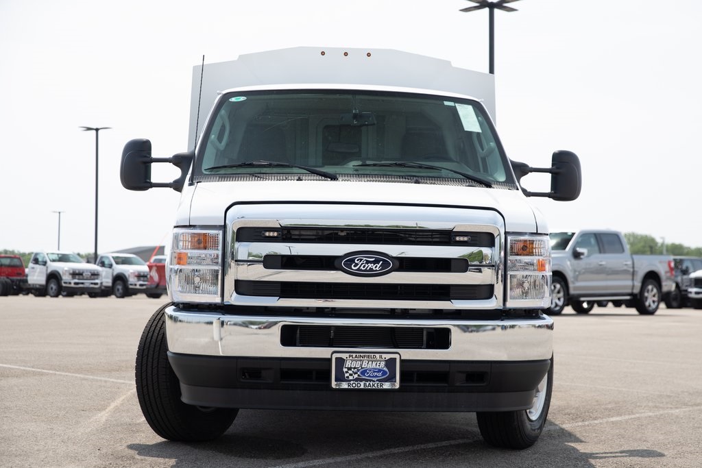 2026 Ford E-350 Base photo 3