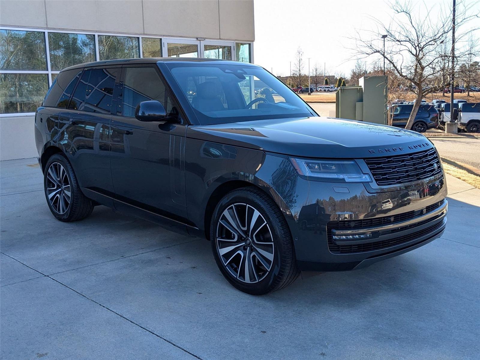 2025 Land Rover Range Rover SE photo 2