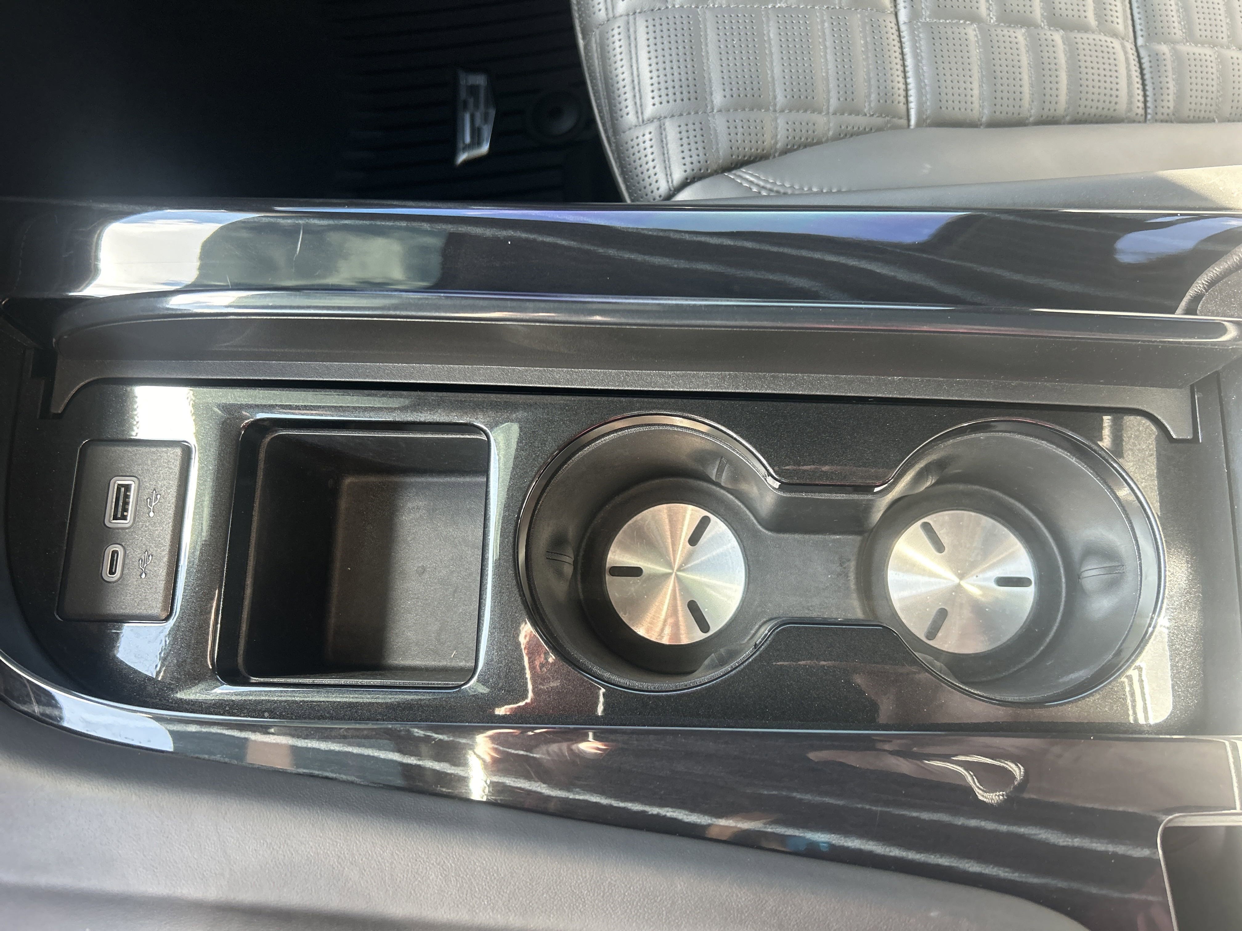 2024 Cadillac Escalade V-Series photo 22