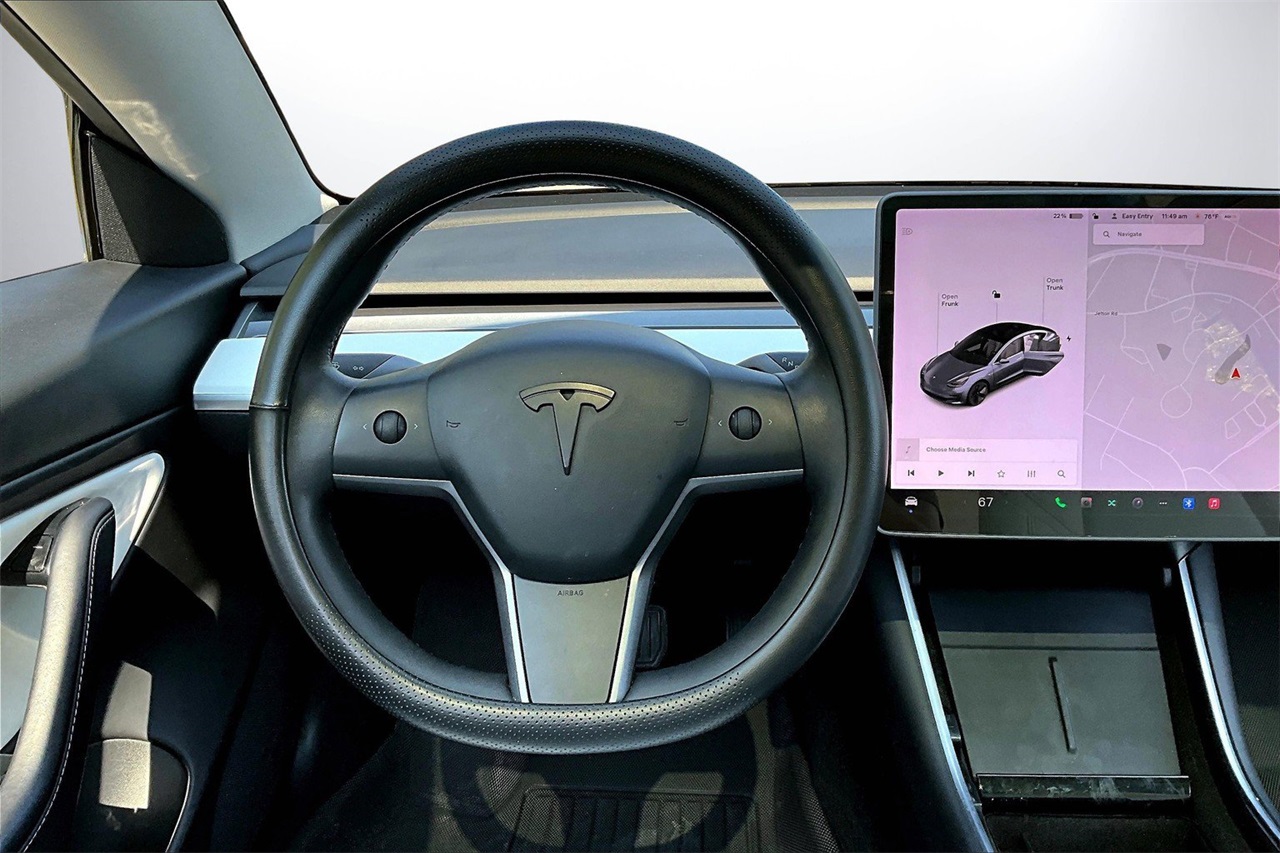 2020 Tesla Model 3 Long Range photo 10