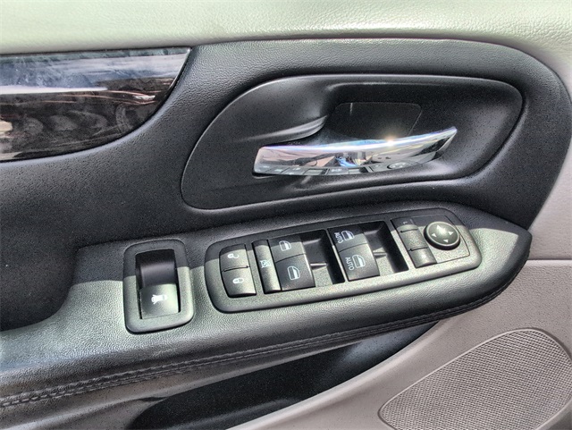 2017 Dodge Grand Caravan SE photo 13