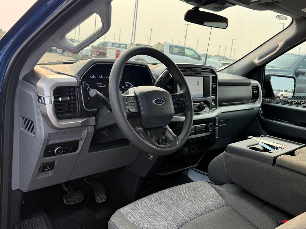 2023 Ford F-150 XLT photo 3