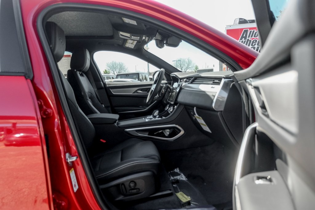 2025 Jaguar F-PACE P400 R-Dynamic S photo 18
