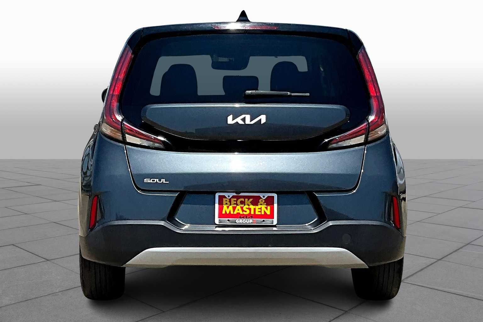 2023 Kia Soul LX photo 4