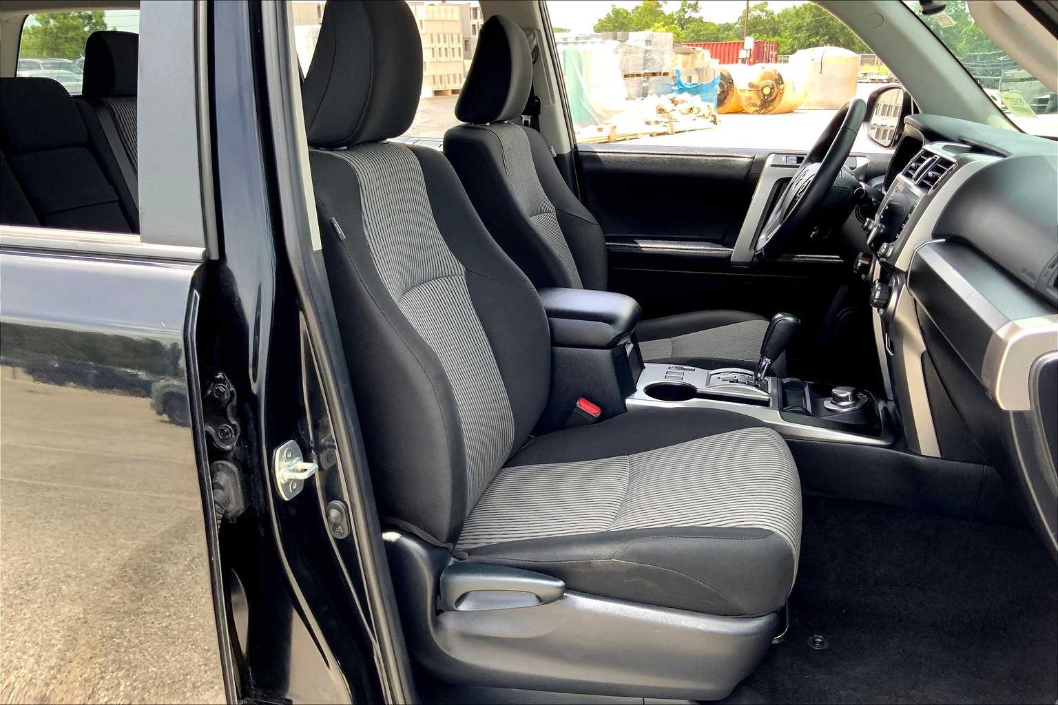 2023 Toyota 4Runner SR5 photo 8