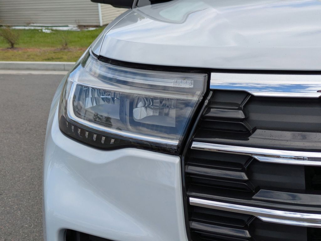 2025 Ford Explorer photo 9