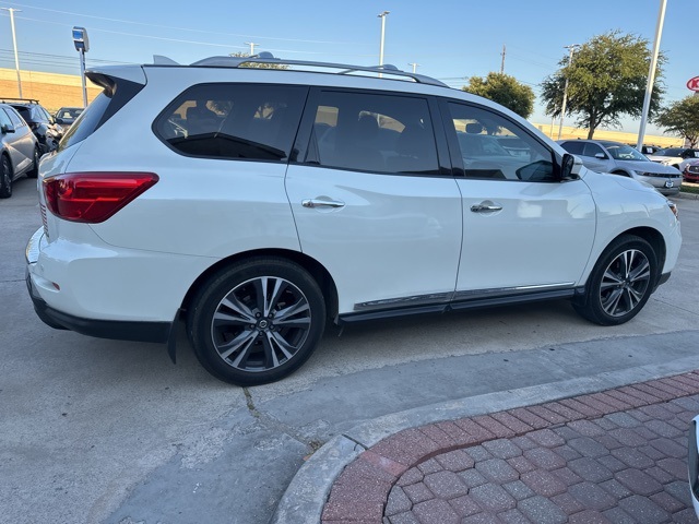 2020 Nissan Pathfinder Platinum photo 4
