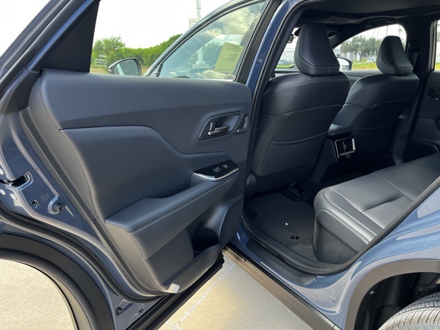 2025 Toyota Crown Signia Limited photo 17