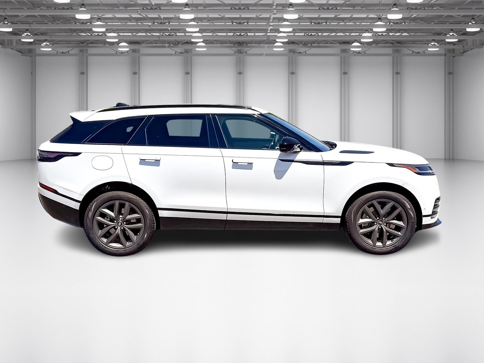 2026 Land Rover Range Rover Velar SE photo 5