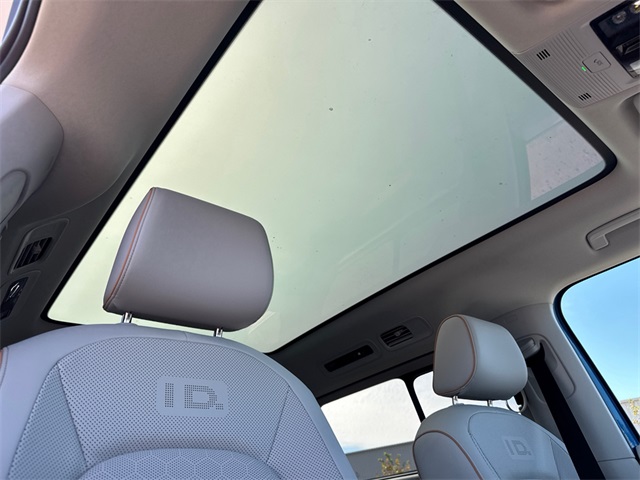 2025 Volkswagen ID. Buzz Pro Plus photo 16