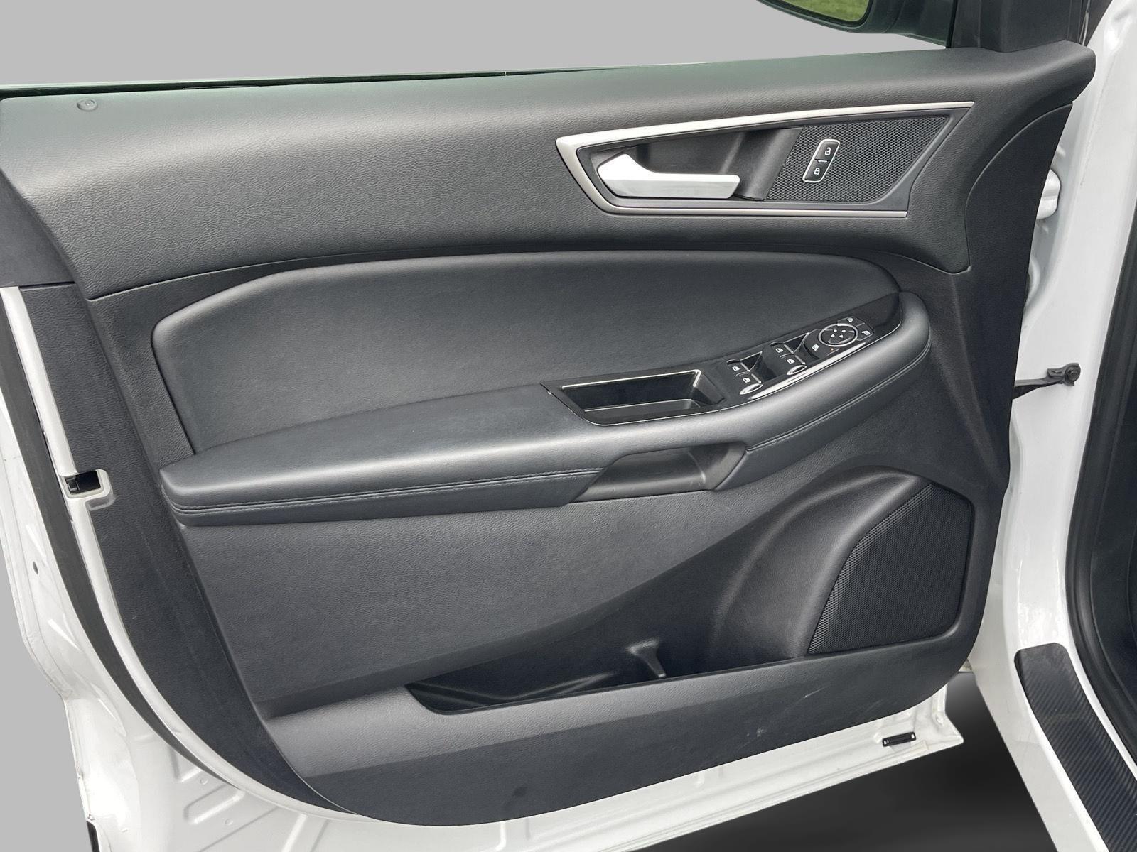 2019 Ford Edge SEL photo 21
