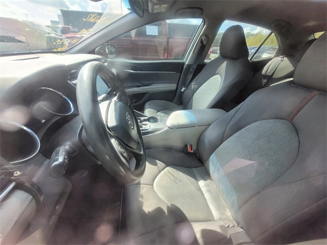 2018 Toyota Camry L photo 9