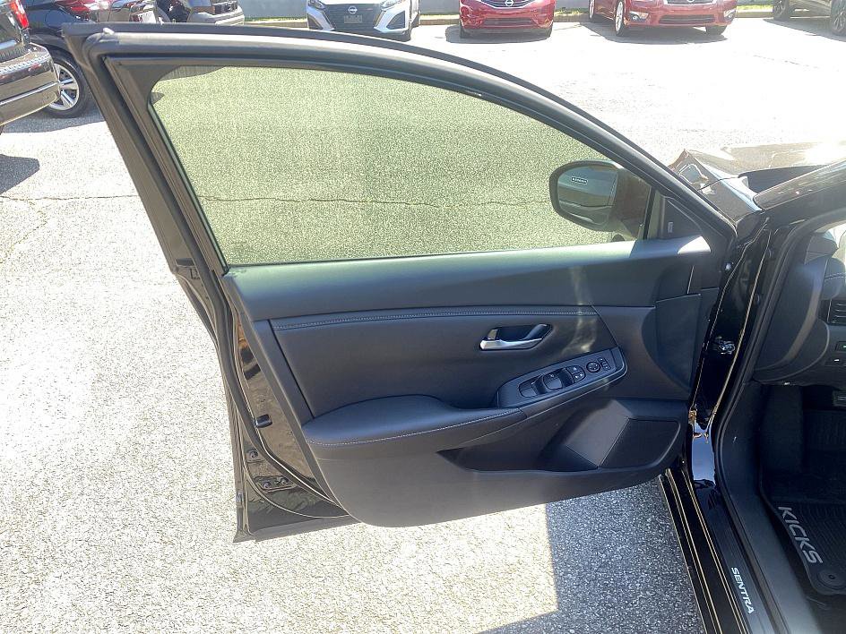 2025 Nissan Sentra SV photo 14