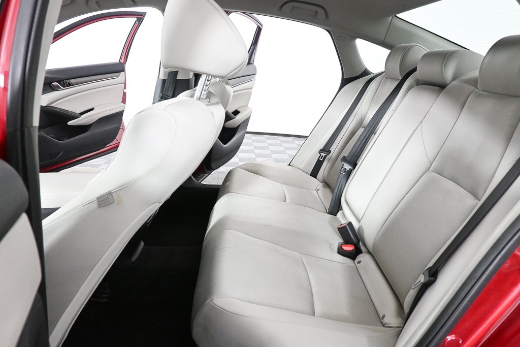 2018 Honda Accord LX photo 17