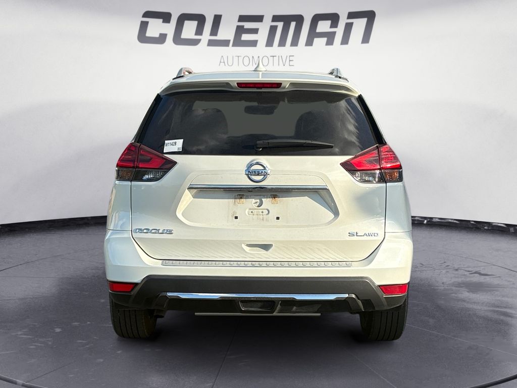 2017 Nissan Rogue SL photo 4