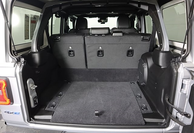 2024 Jeep Wrangler Rubicon 4xe photo 6