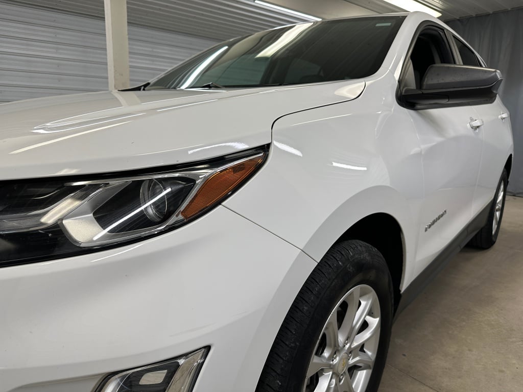 2020 Chevrolet Equinox LS photo 27