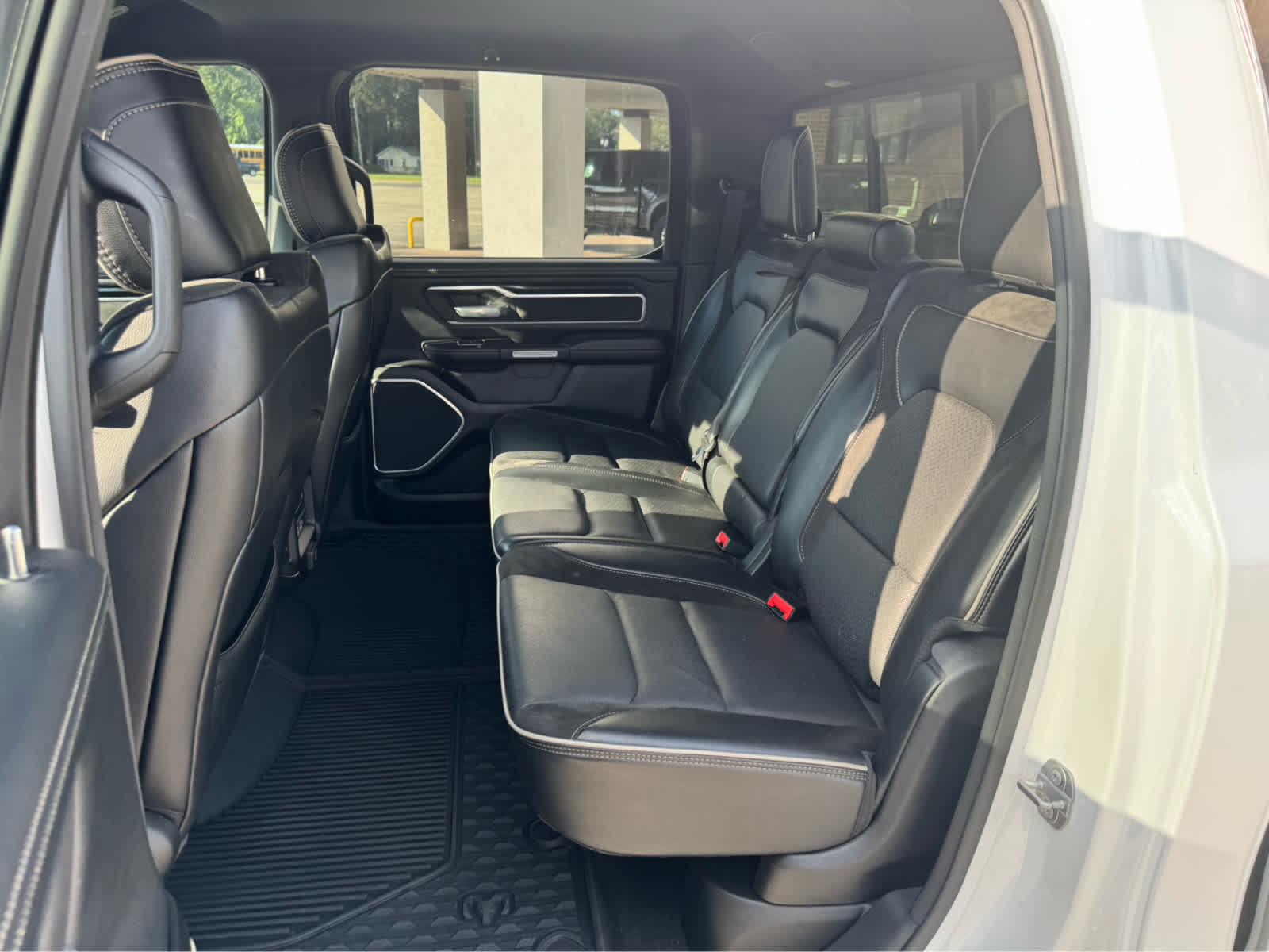 2021 Ram 1500 Laramie photo 14