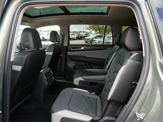 2025 Volkswagen Atlas Peak Edition photo 17