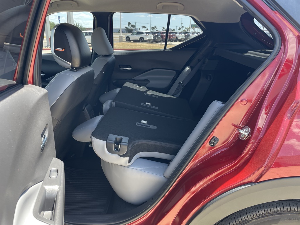 2024 Nissan Kicks SR photo 17