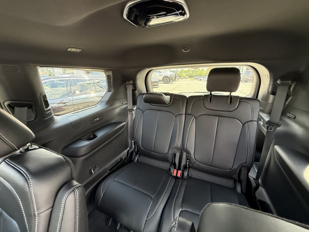 2025 Jeep Grand Cherokee Limited photo 24