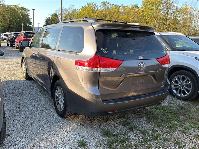 2014 Toyota Sienna Limited photo 2