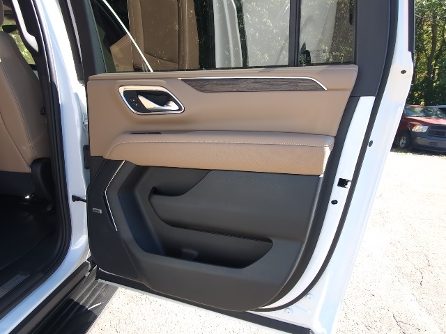 2024 Chevrolet Suburban Premier photo 49