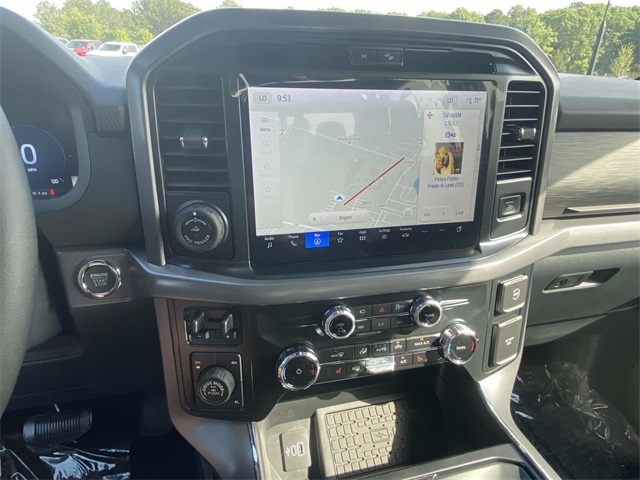 2025 Ford F-150 XLT photo 17