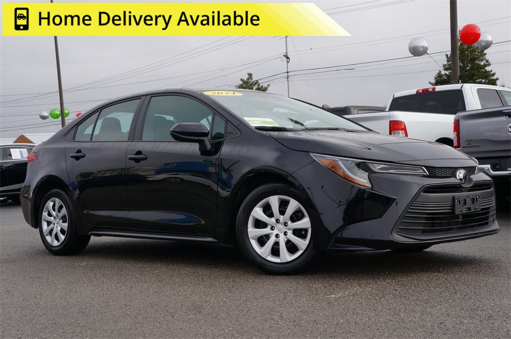2024 Toyota Corolla LE's photo