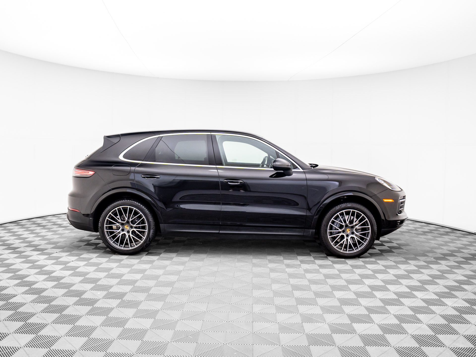 2022 Porsche Cayenne Base photo 8