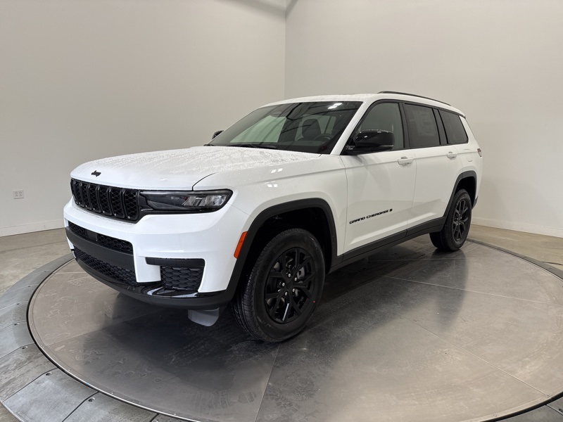 2025 Jeep Grand Cherokee Altitude X photo 3