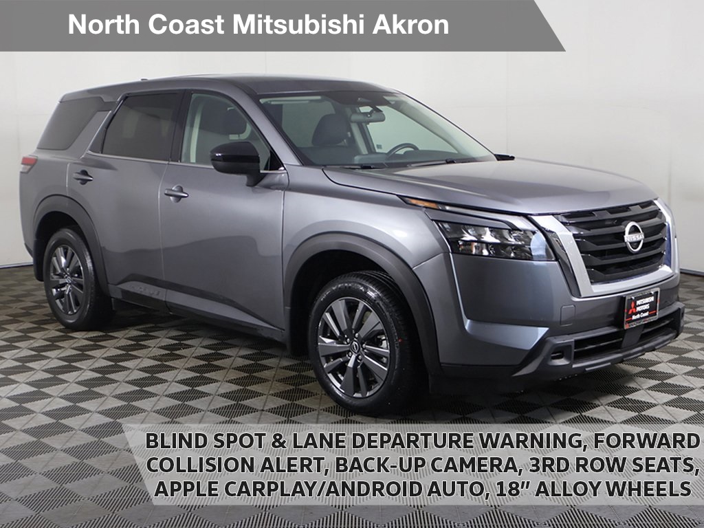 2024 Nissan Pathfinder S's photo