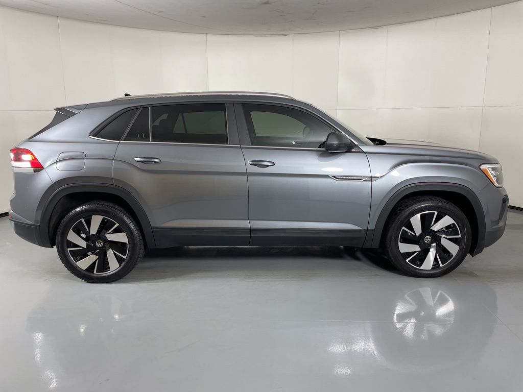 2024 Volkswagen Atlas Cross Sport SE Technology photo 10