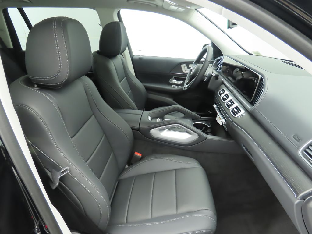 2026 Mercedes Benz GLS 450 4MATIC photo 21