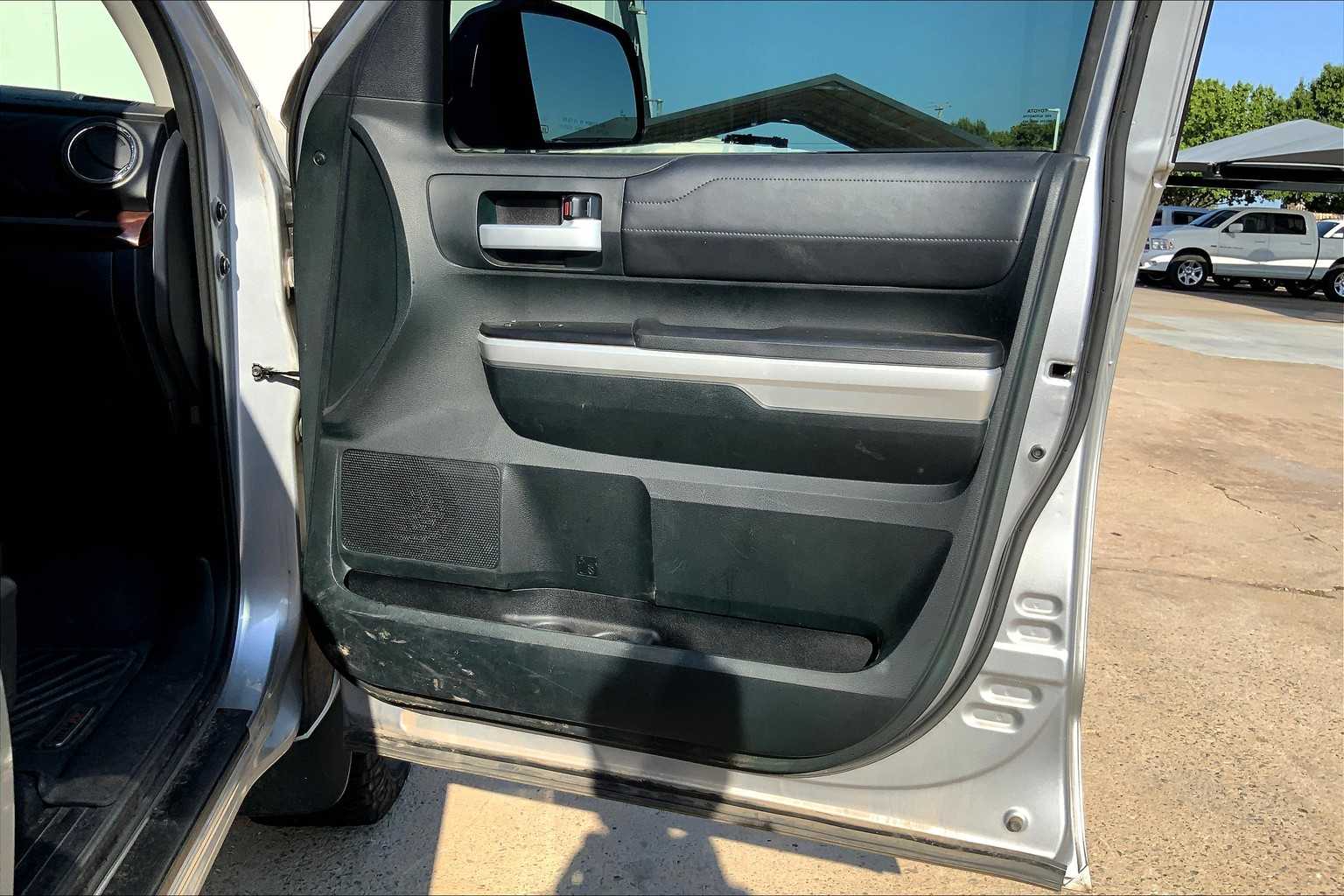 2017 Toyota Tundra Limited photo 21