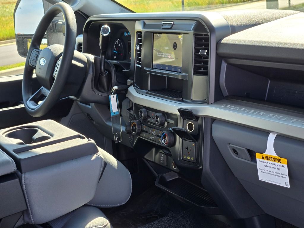 2026 Ford F-550 photo 6
