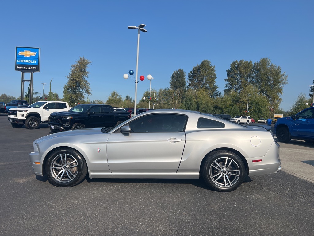 2014 Ford Mustang V6 Premium photo 2