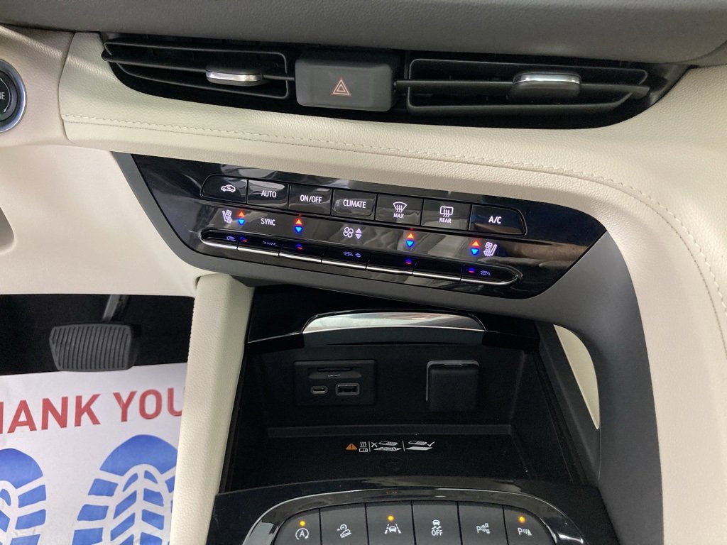 2022 Buick Envision Avenir photo 2