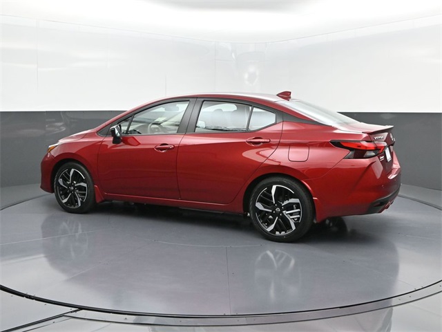 2025 Nissan Versa 1.6 SR photo 4