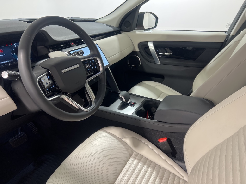 2025 Land Rover Discovery Sport S photo 10