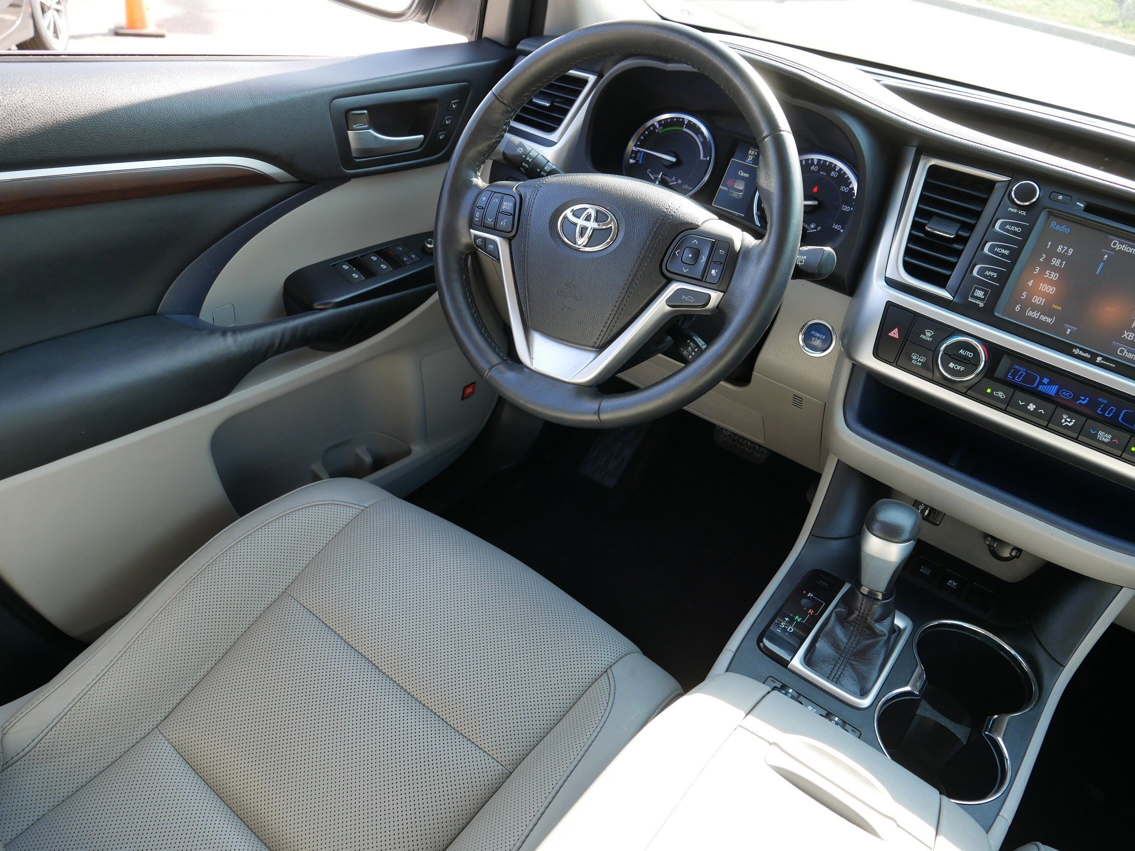 2015 Toyota Highlander Hybrid Limited photo 9