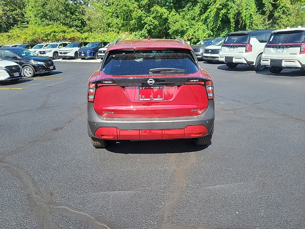 2025 Nissan Kicks SV photo 4